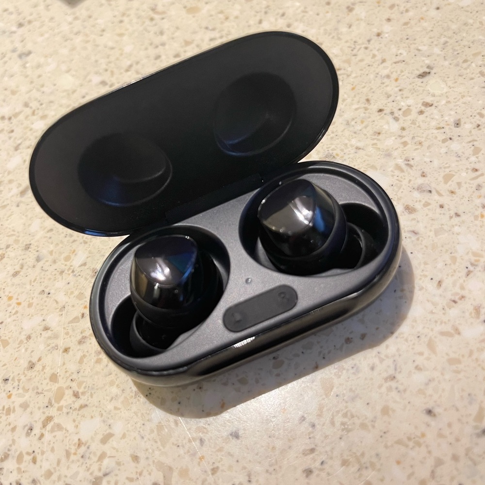 Samsung wireless Buds+